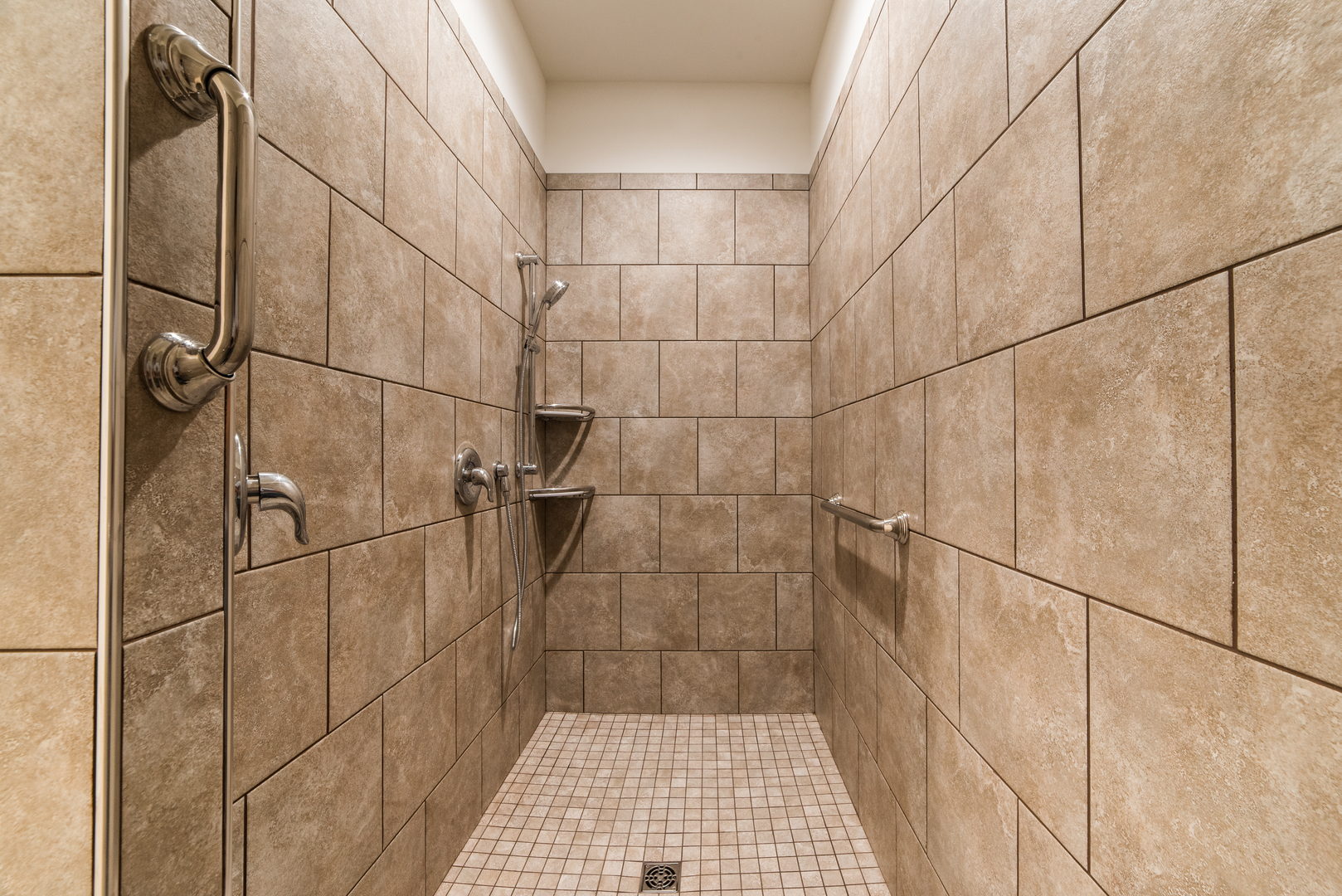 411 Stearn Drive #411, Genoa, IL 60135