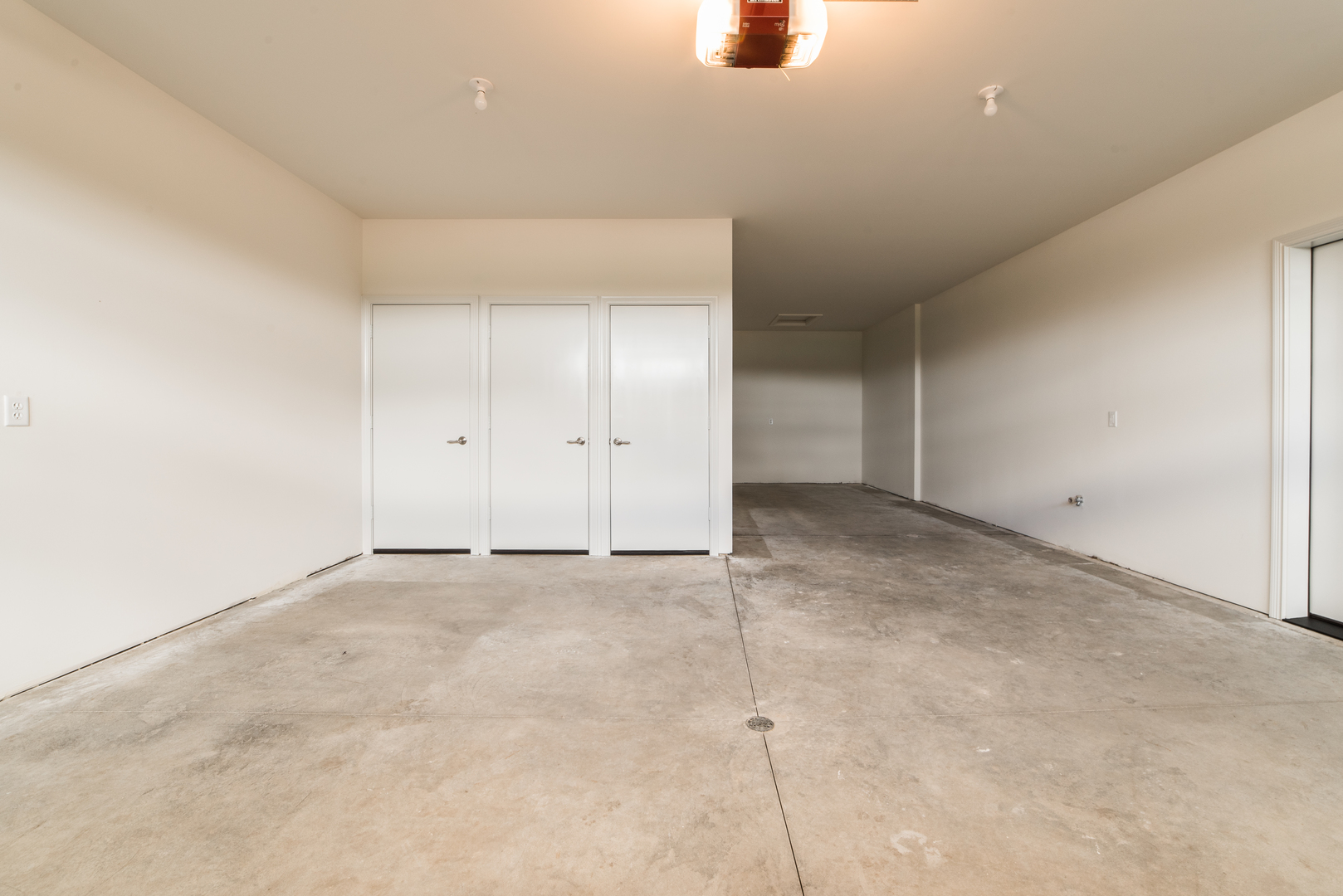 411 Stearn Drive #411, Genoa, IL 60135