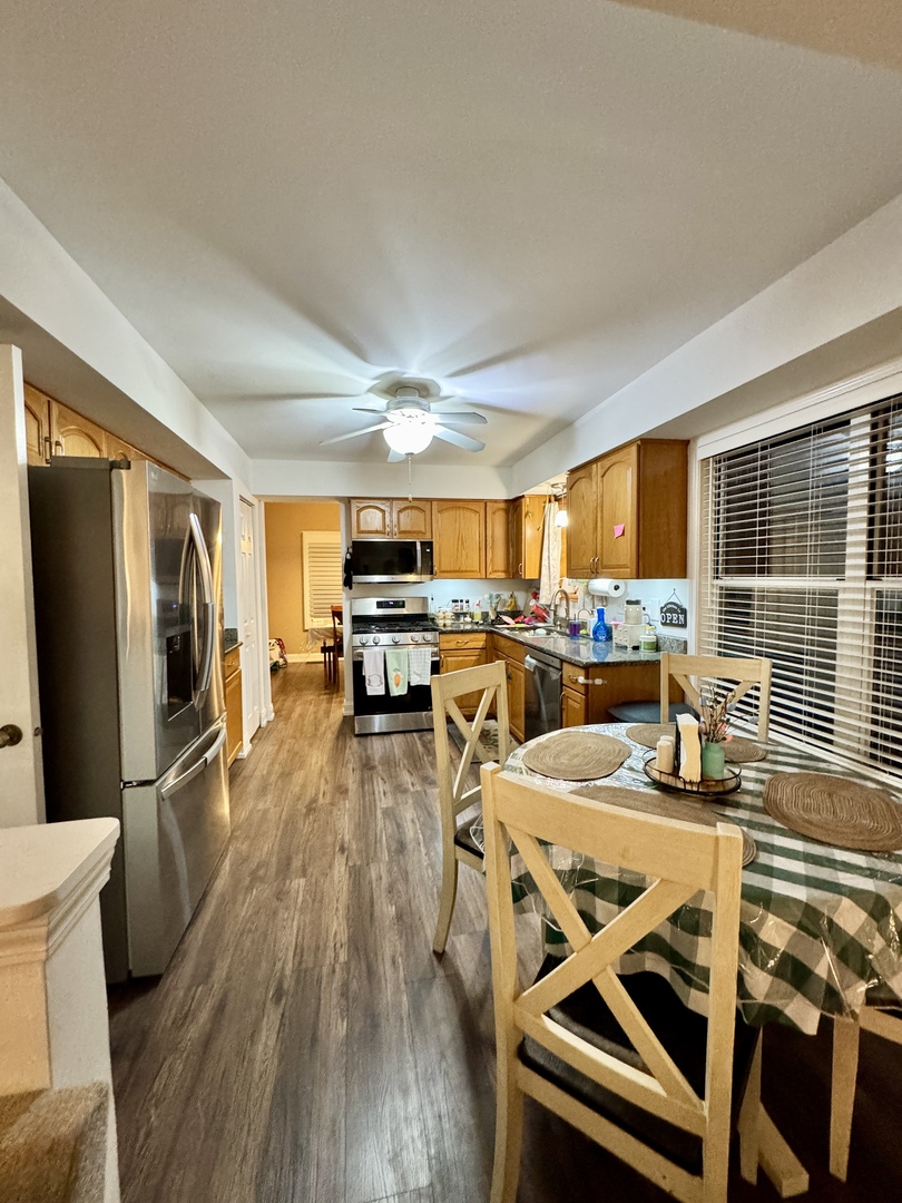 1036 Pheasant Trail, Carol Stream, IL 60188