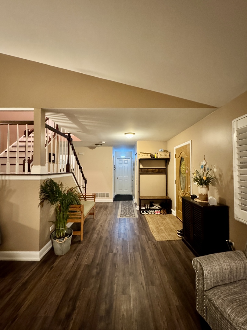 1036 Pheasant Trail, Carol Stream, IL 60188