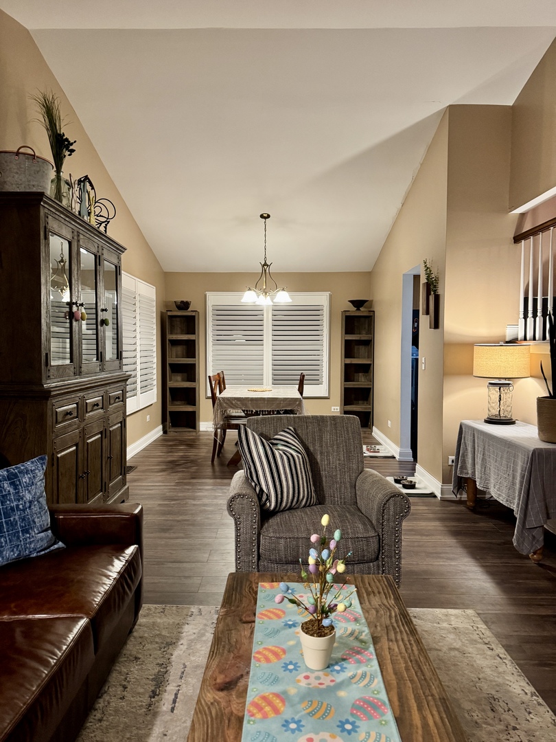 1036 Pheasant Trail, Carol Stream, IL 60188