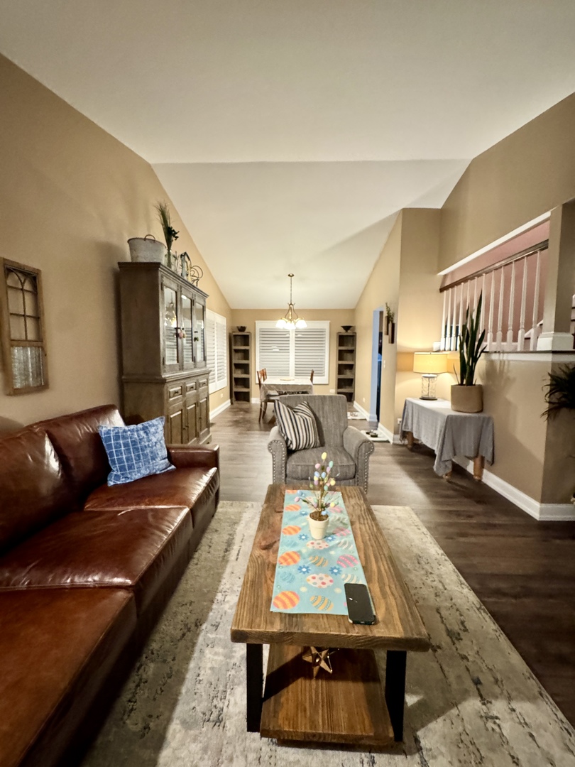 1036 Pheasant Trail, Carol Stream, IL 60188