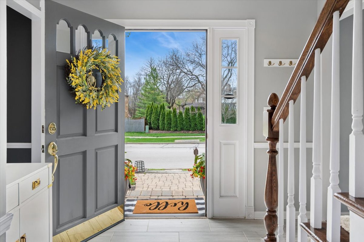 1221 Whirlaway Avenue, Naperville, IL 60540