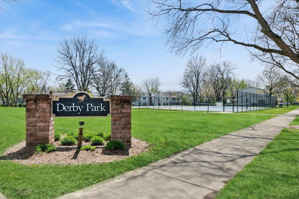 1221 Whirlaway Avenue, Naperville, IL 60540