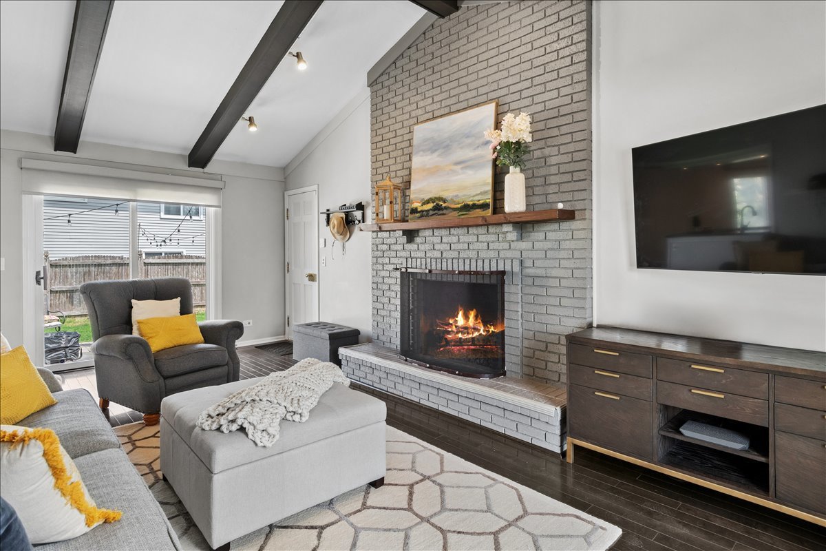 1221 Whirlaway Avenue, Naperville, IL 60540