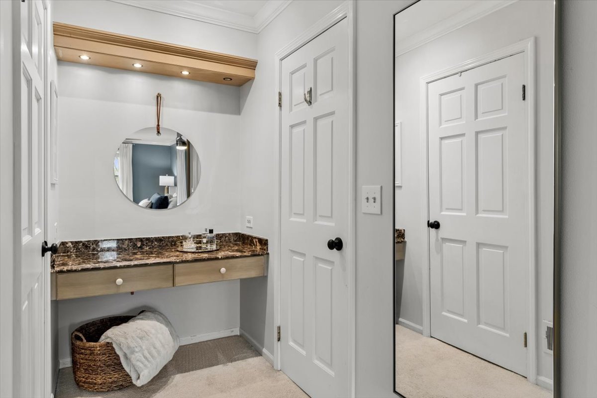 1221 Whirlaway Avenue, Naperville, IL 60540