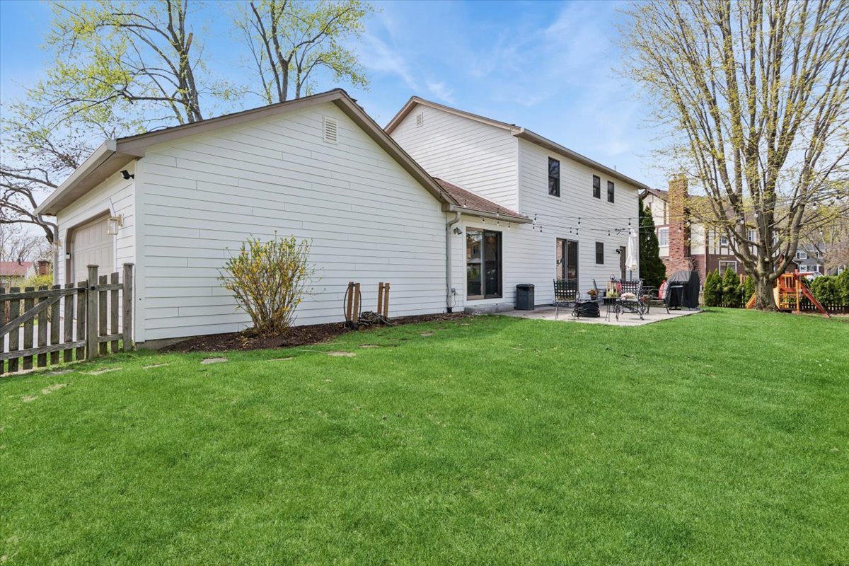 1221 Whirlaway Avenue, Naperville, IL 60540