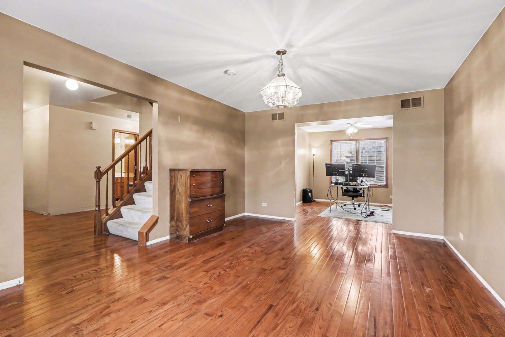 402 Badger Lane, Oswego, IL 60543