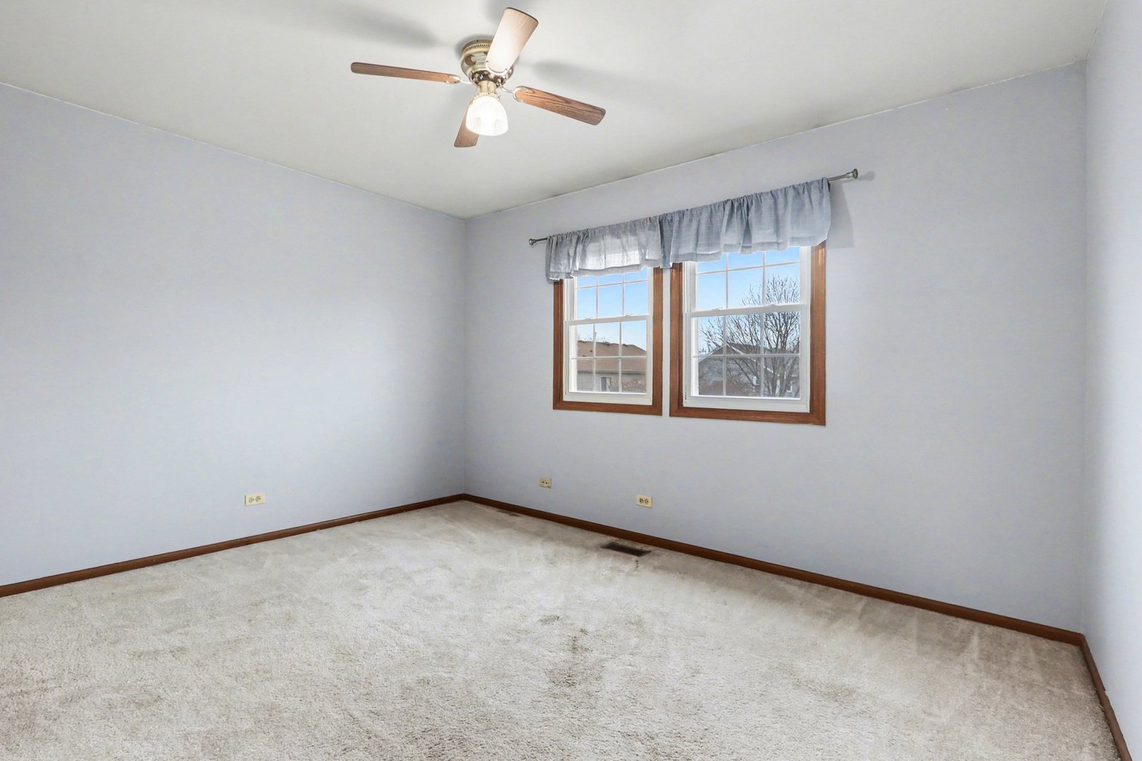 402 Badger Lane, Oswego, IL 60543