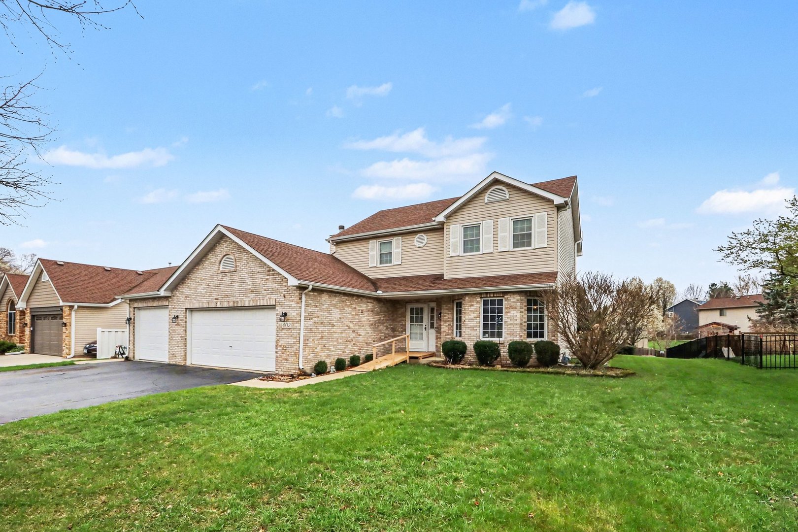 402 Badger Lane, Oswego, IL 60543