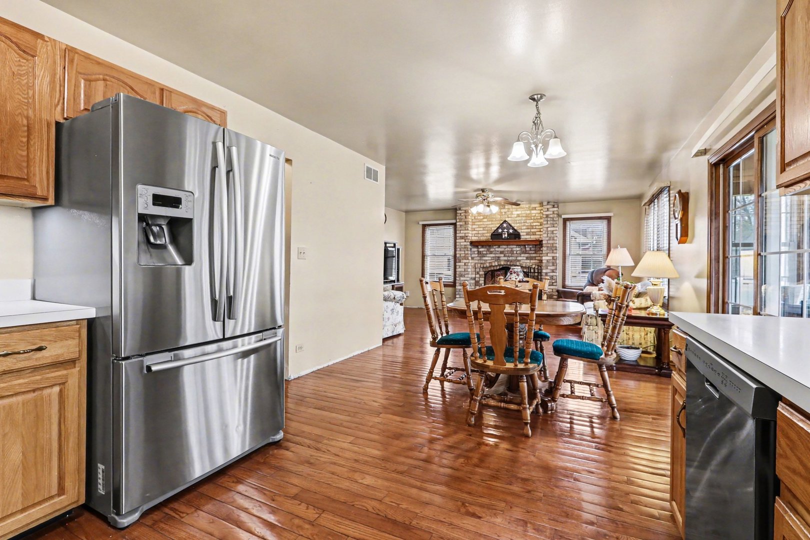 402 Badger Lane, Oswego, IL 60543