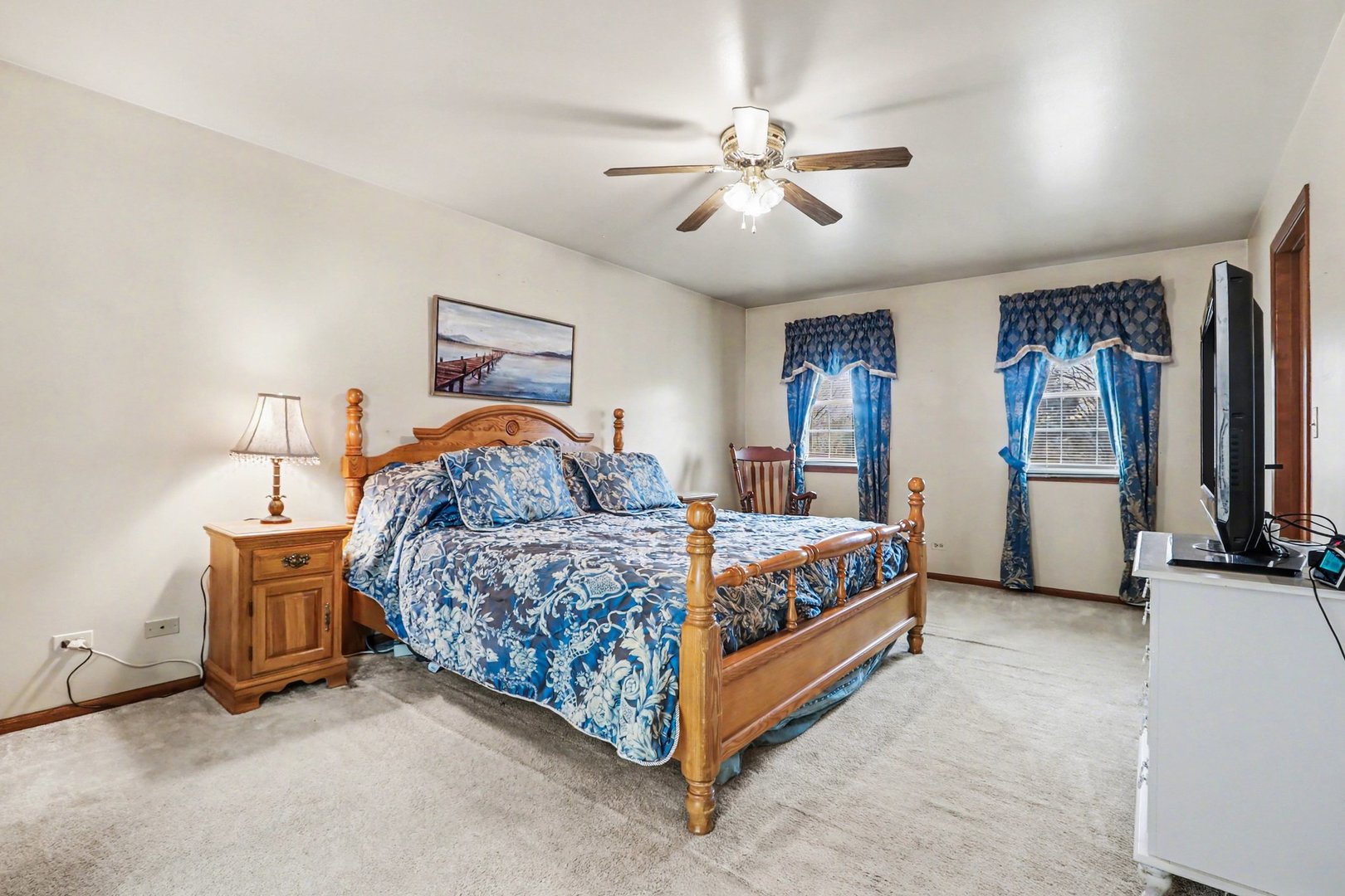 402 Badger Lane, Oswego, IL 60543