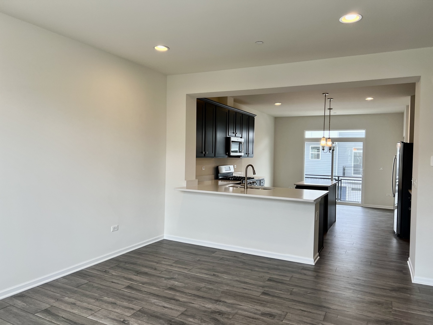 Warrenville, IL 60555