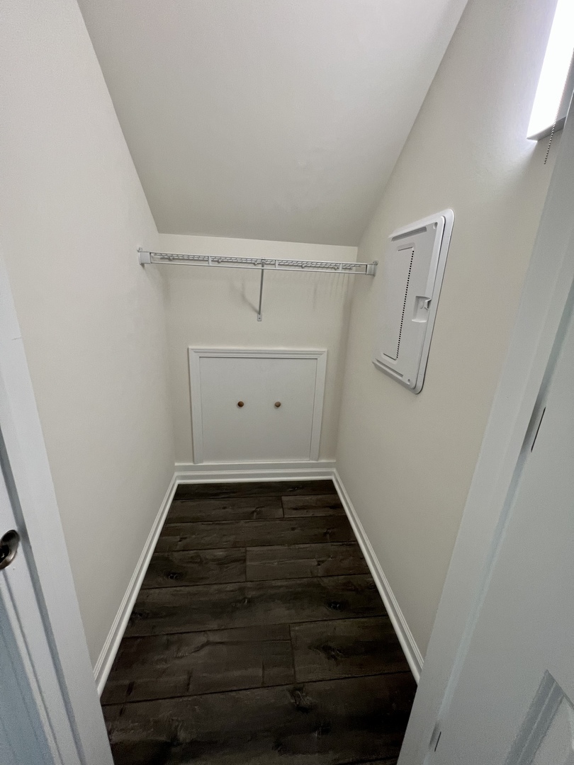 Warrenville, IL 60555