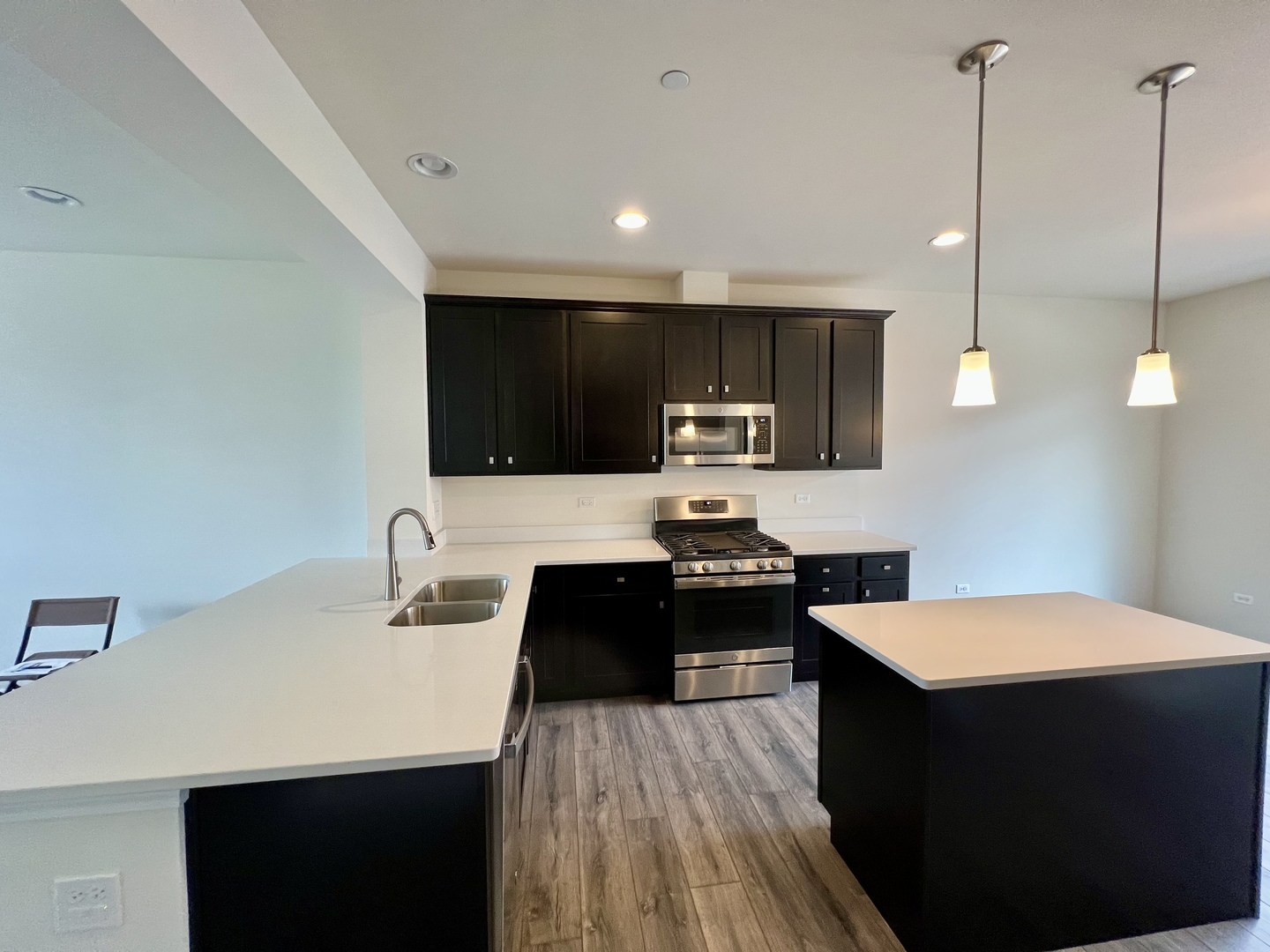 Warrenville, IL 60555