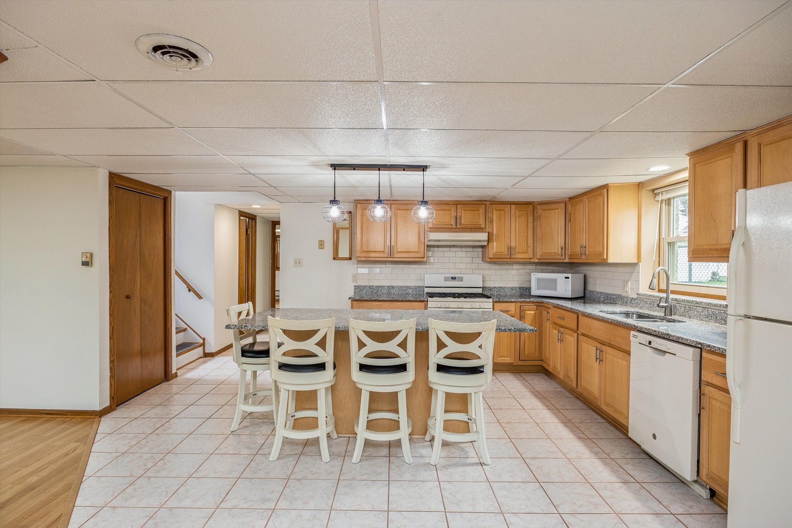 4230 Prairie Avenue, Brookfield, IL 60513