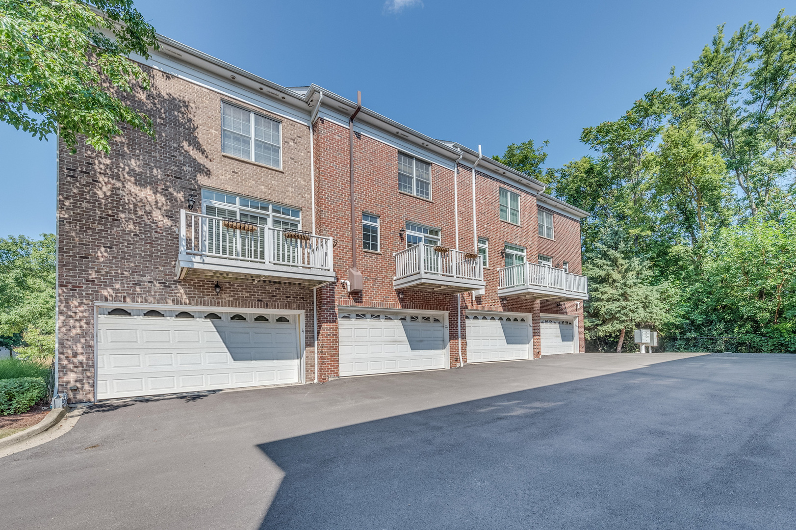 243 BOX CAR Avenue, Naperville, IL 60540