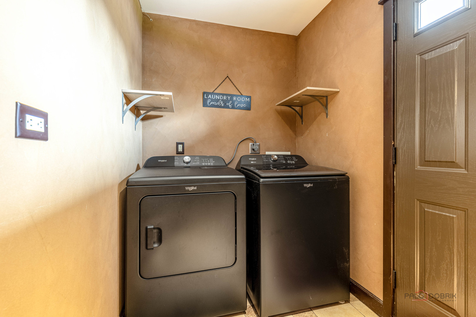 521 Castlewood Lane, Buffalo Grove, IL 60089