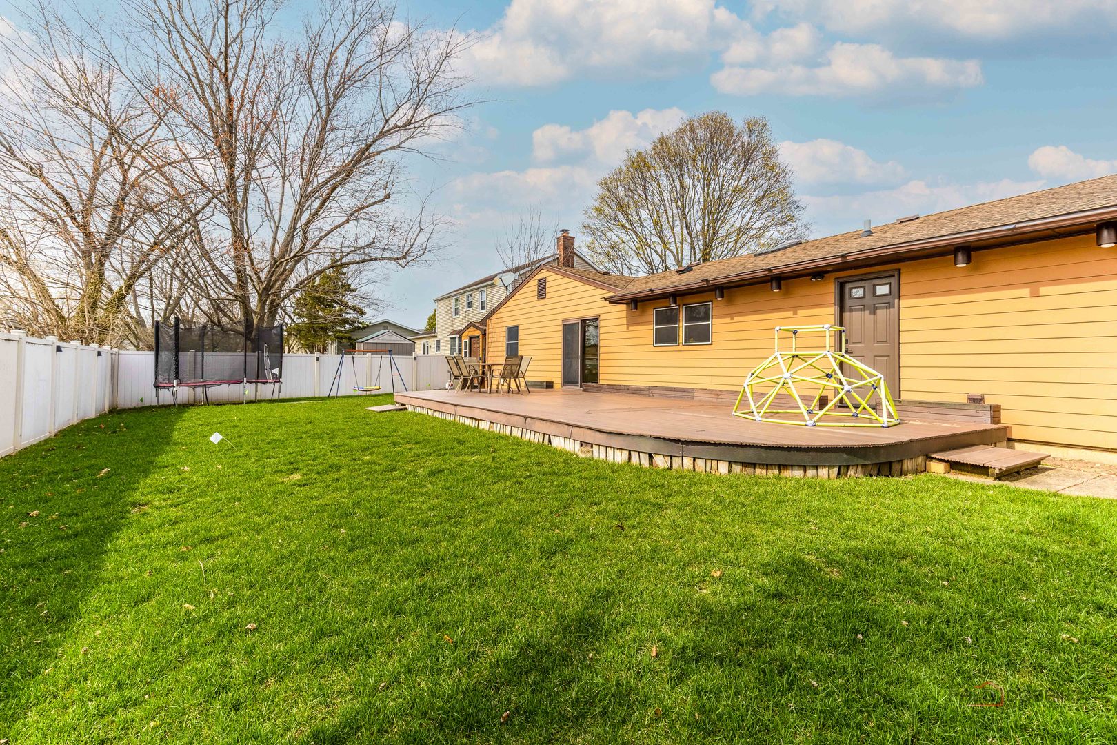 521 Castlewood Lane, Buffalo Grove, IL 60089