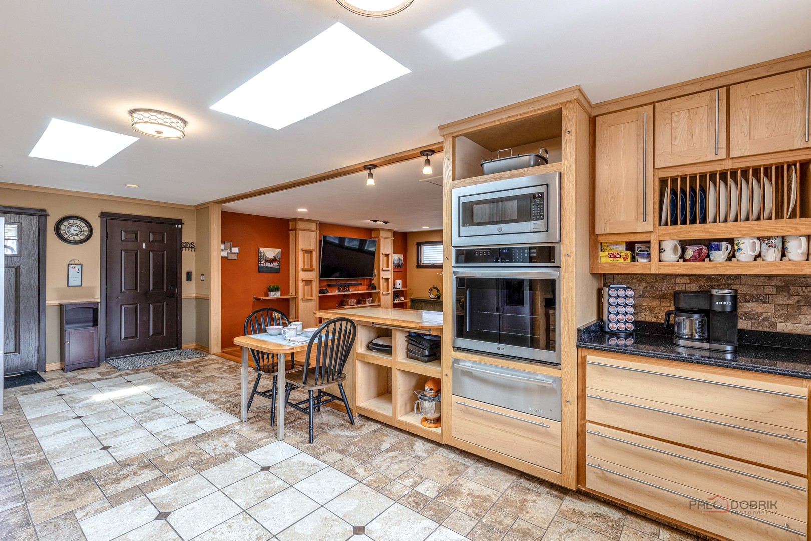 521 Castlewood Lane, Buffalo Grove, IL 60089