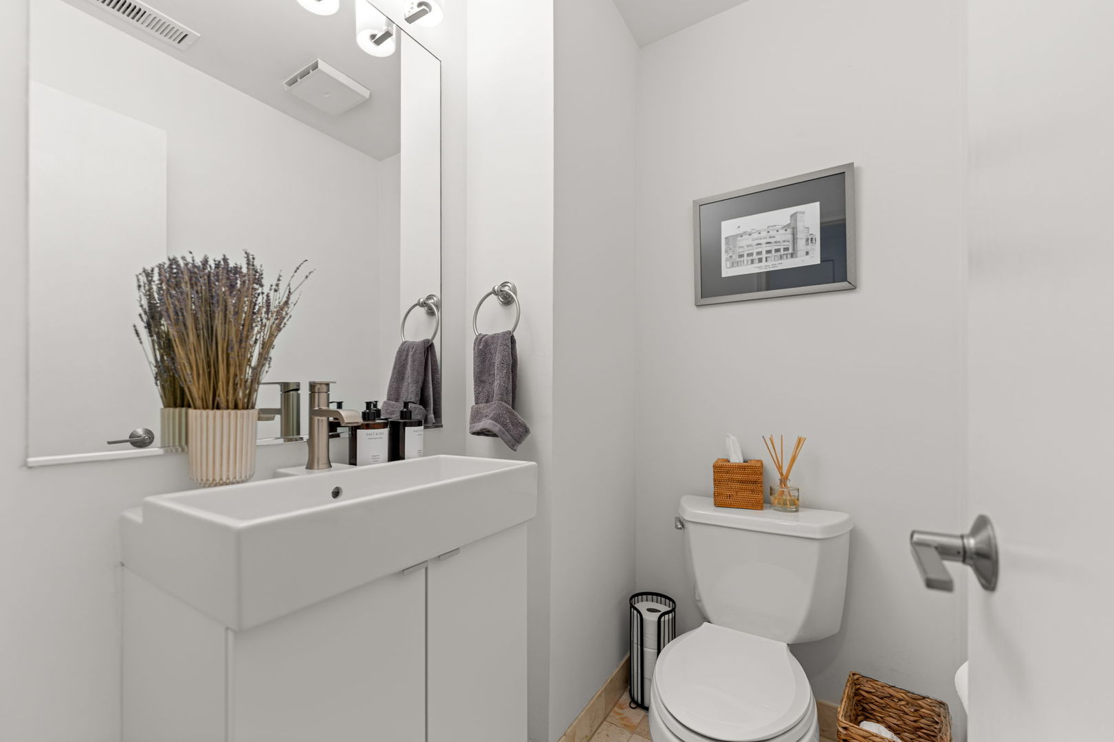 1422 S State Street, Chicago, IL 60605