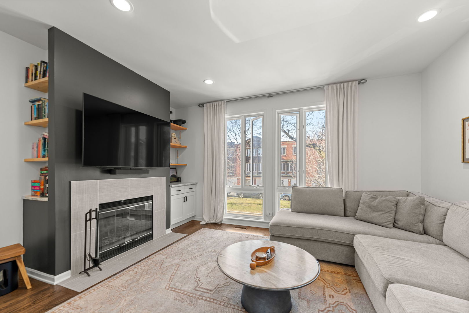 1422 S State Street, Chicago, IL 60605