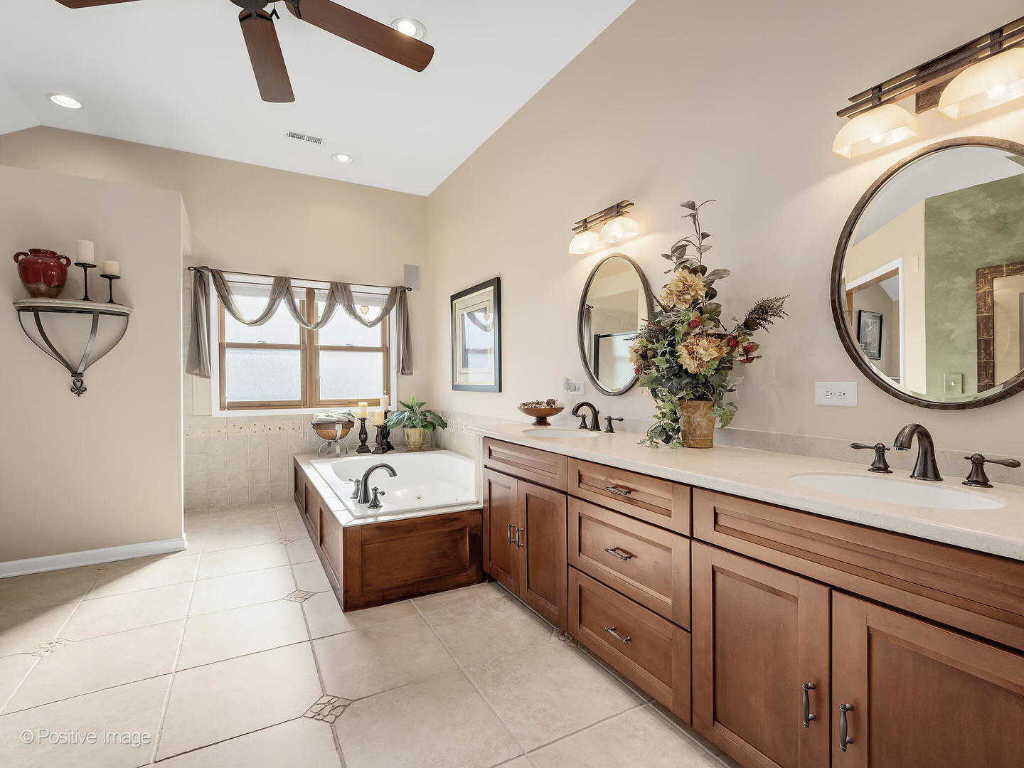 230 Plumtree Lane, West Chicago, IL 60185