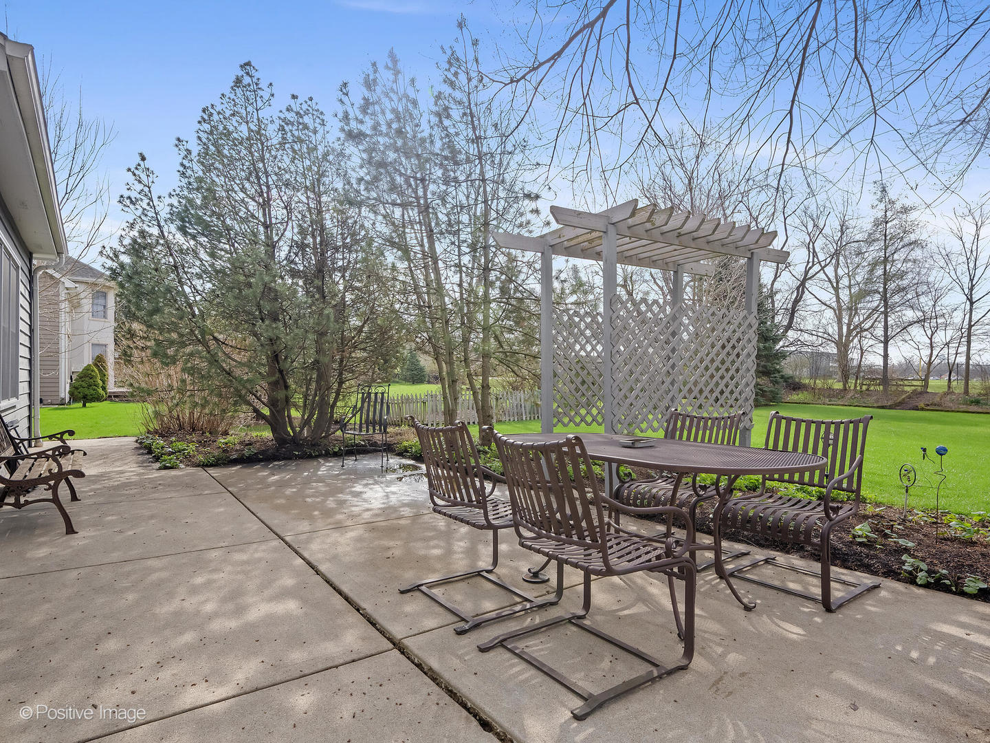 230 Plumtree Lane, West Chicago, IL 60185