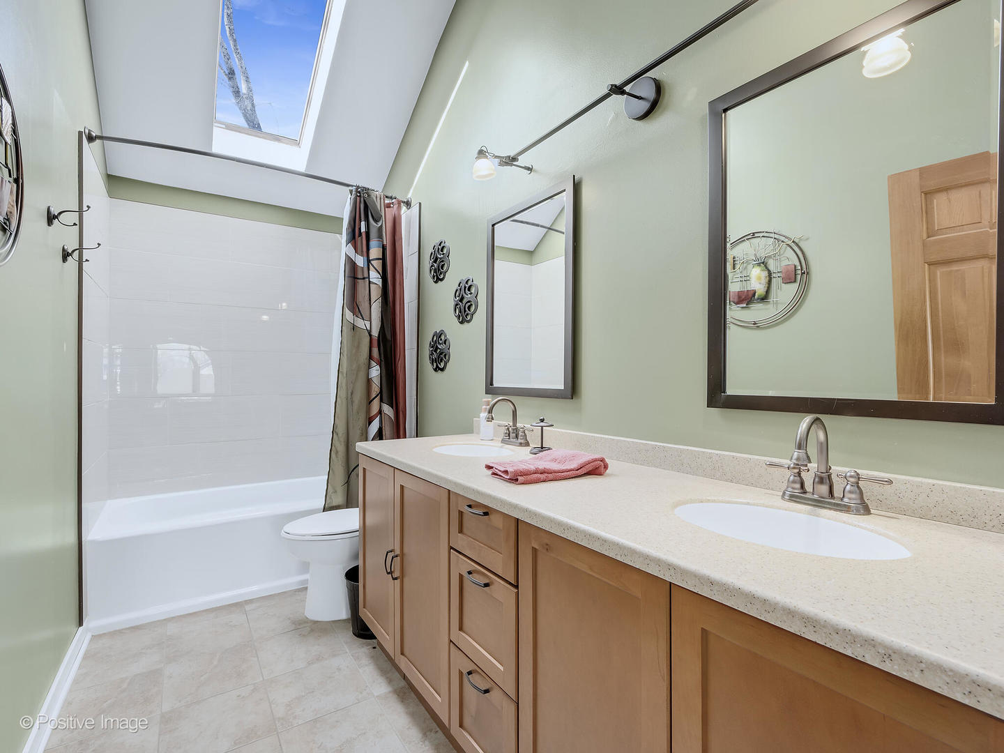 230 Plumtree Lane, West Chicago, IL 60185