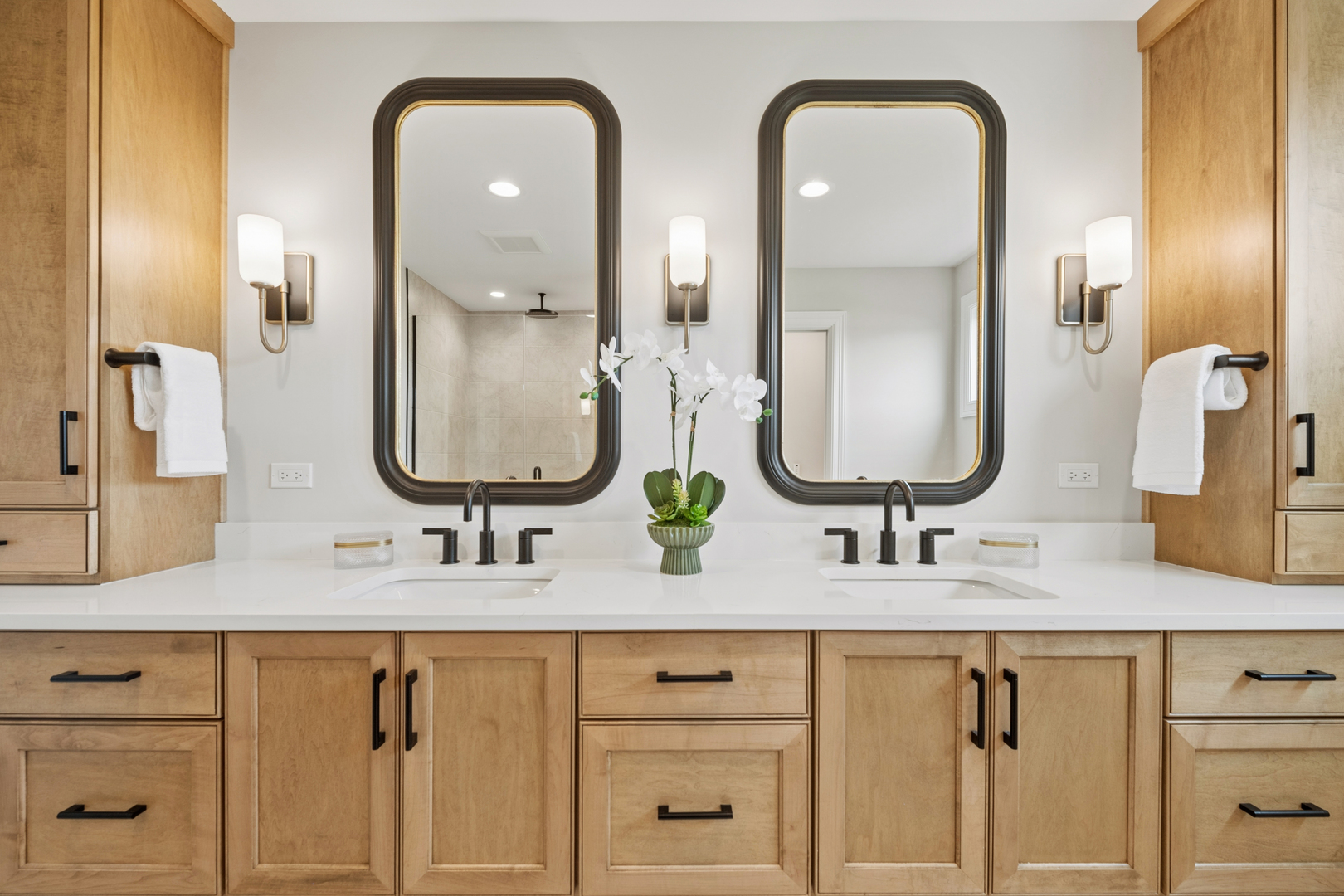 1113 Fox Wood Lane, Woodridge, IL 60517