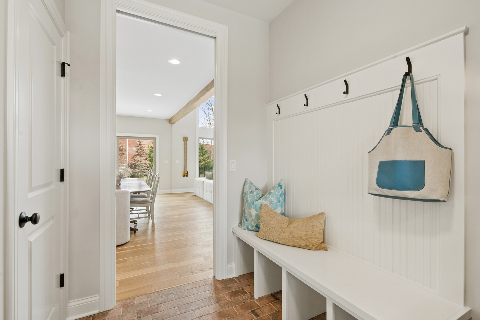 1113 Fox Wood Lane, Woodridge, IL 60517