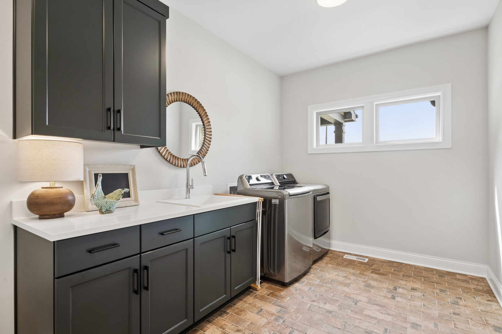 1113 Fox Wood Lane, Woodridge, IL 60517