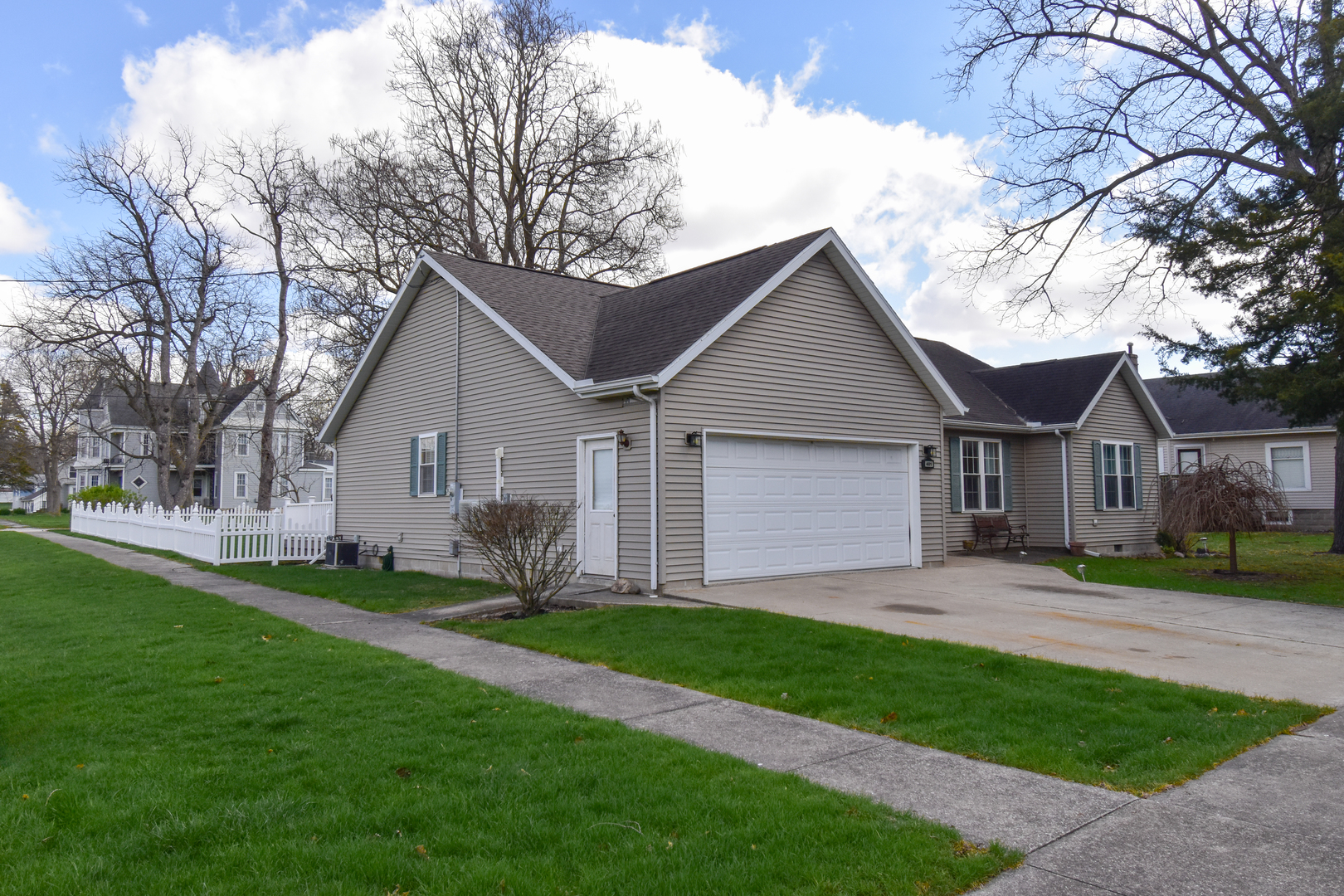 401 E Vermillion Street, Odell, IL 60460