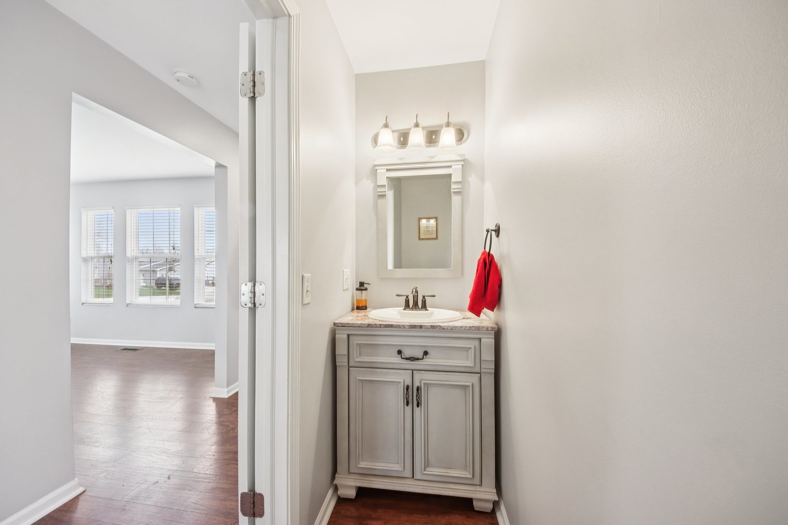 25241 W Entrance Drive, Lake Villa, IL 60046