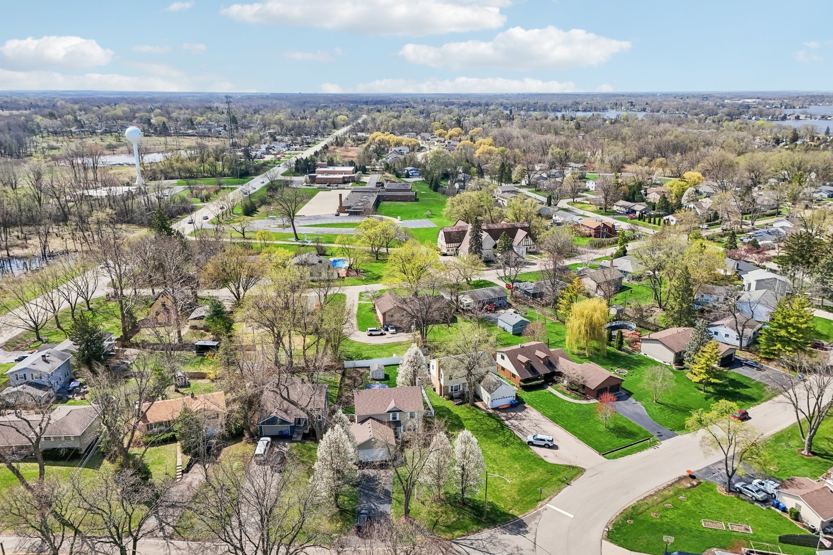 25241 W Entrance Drive, Lake Villa, IL 60046