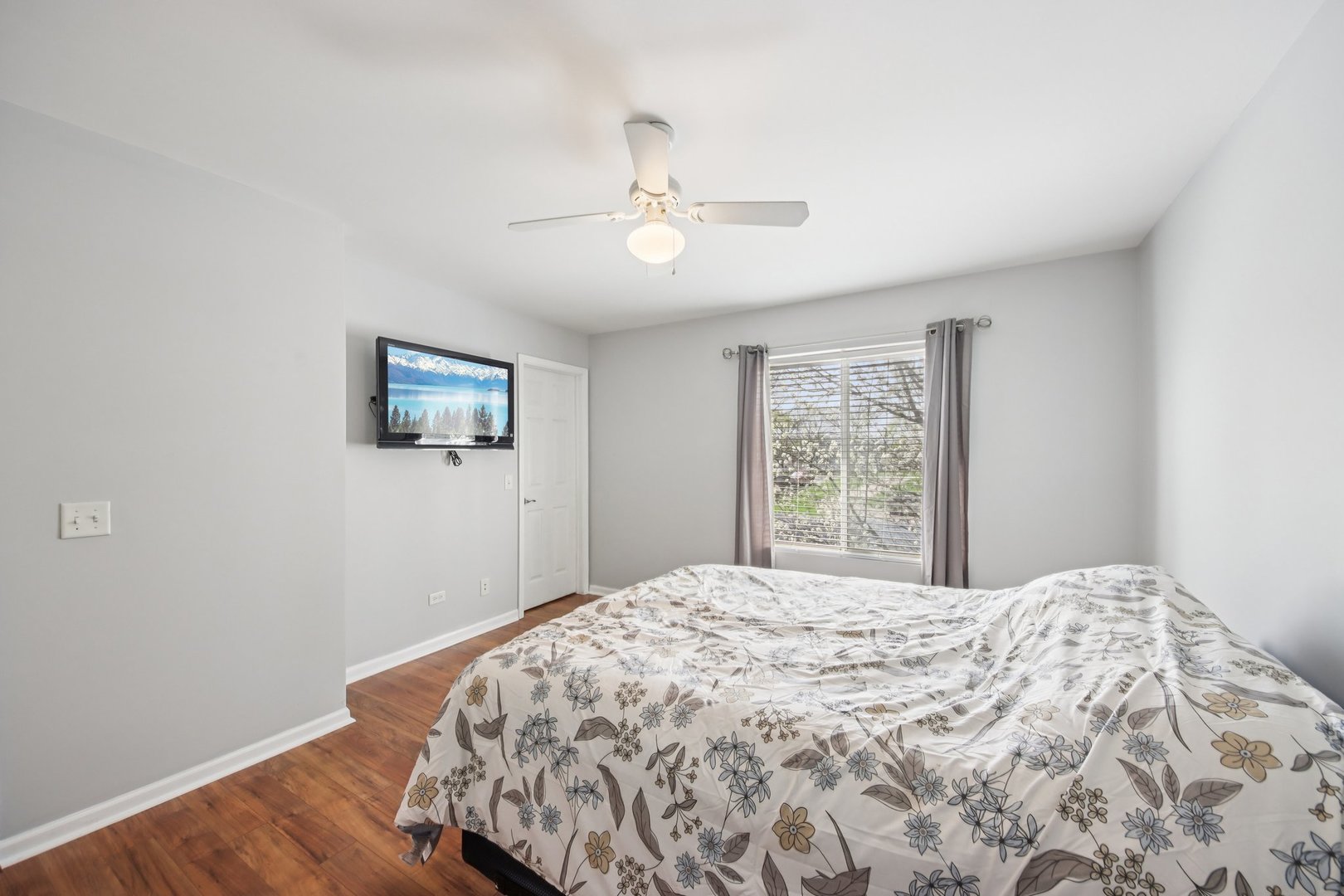 25241 W Entrance Drive, Lake Villa, IL 60046