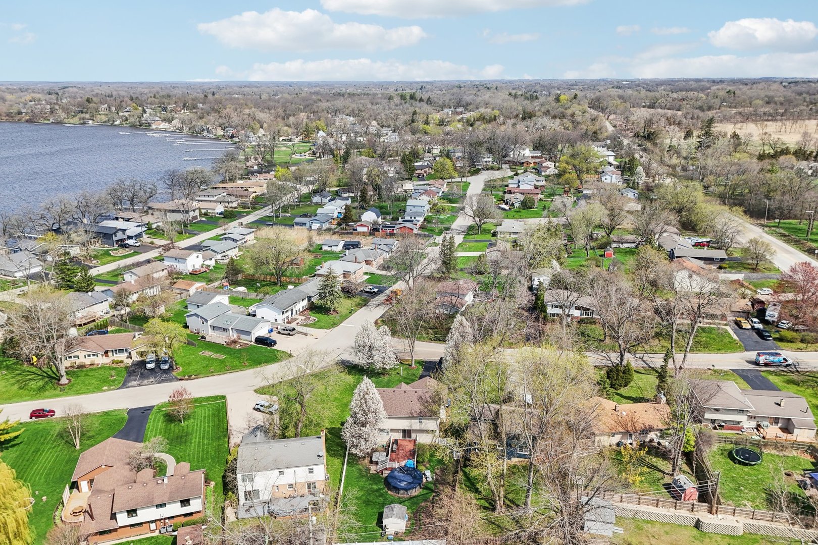 25241 W Entrance Drive, Lake Villa, IL 60046