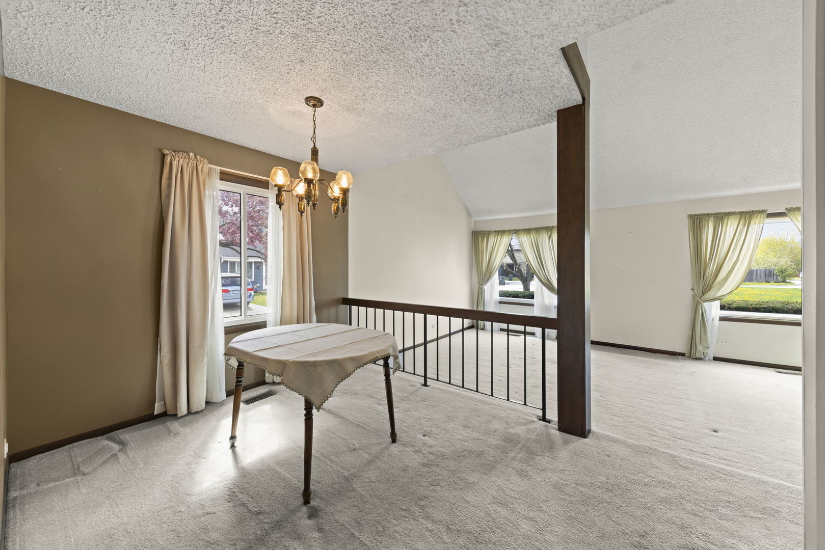 30W050 Mulberry Court, Warrenville, IL 60555