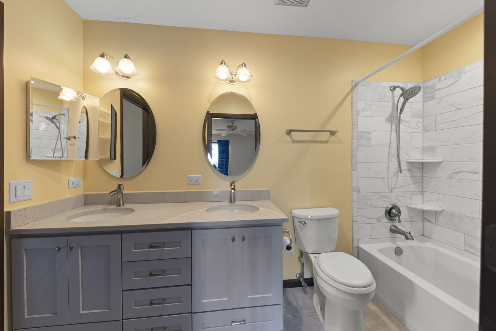 30W050 Mulberry Court, Warrenville, IL 60555