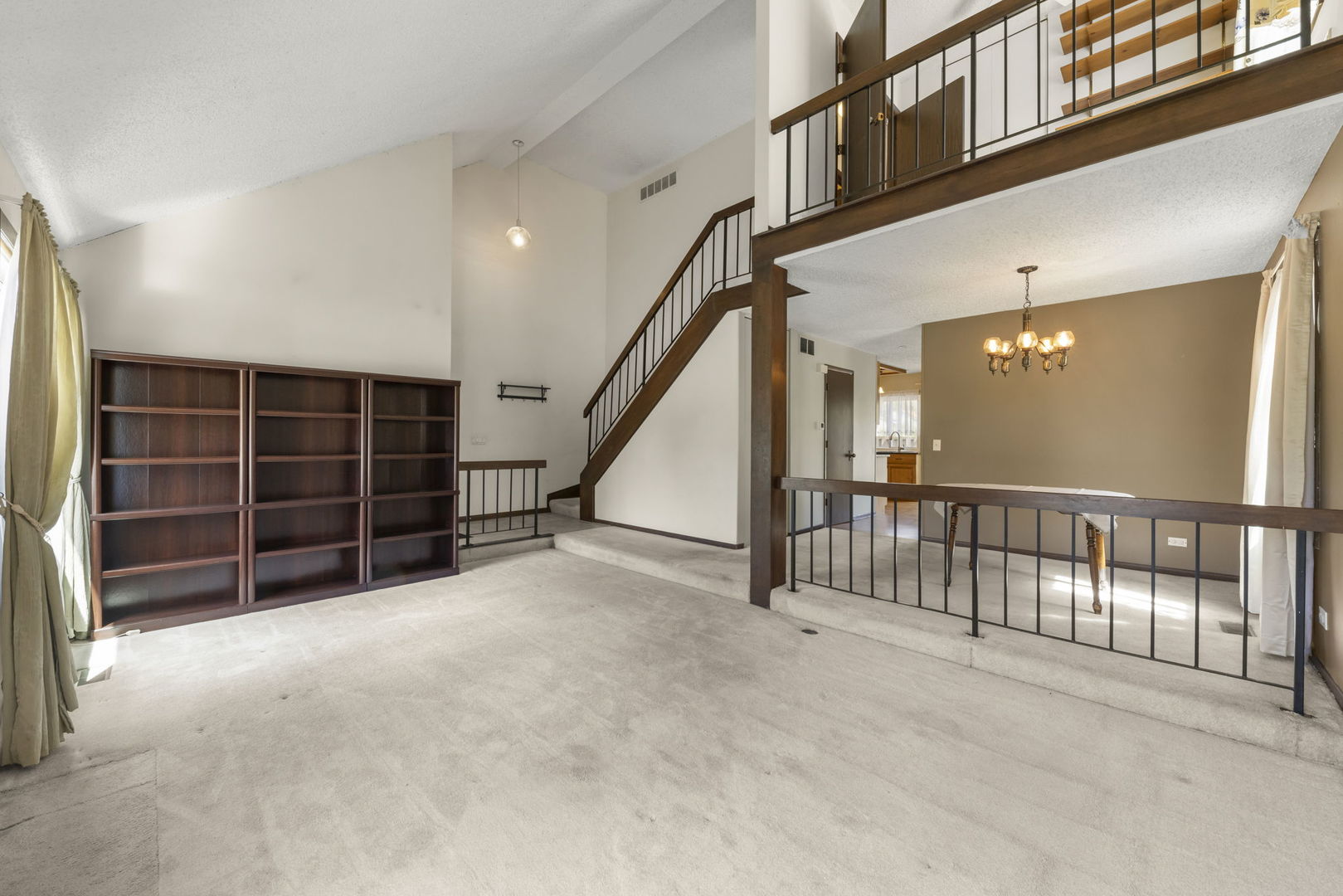 30W050 Mulberry Court, Warrenville, IL 60555