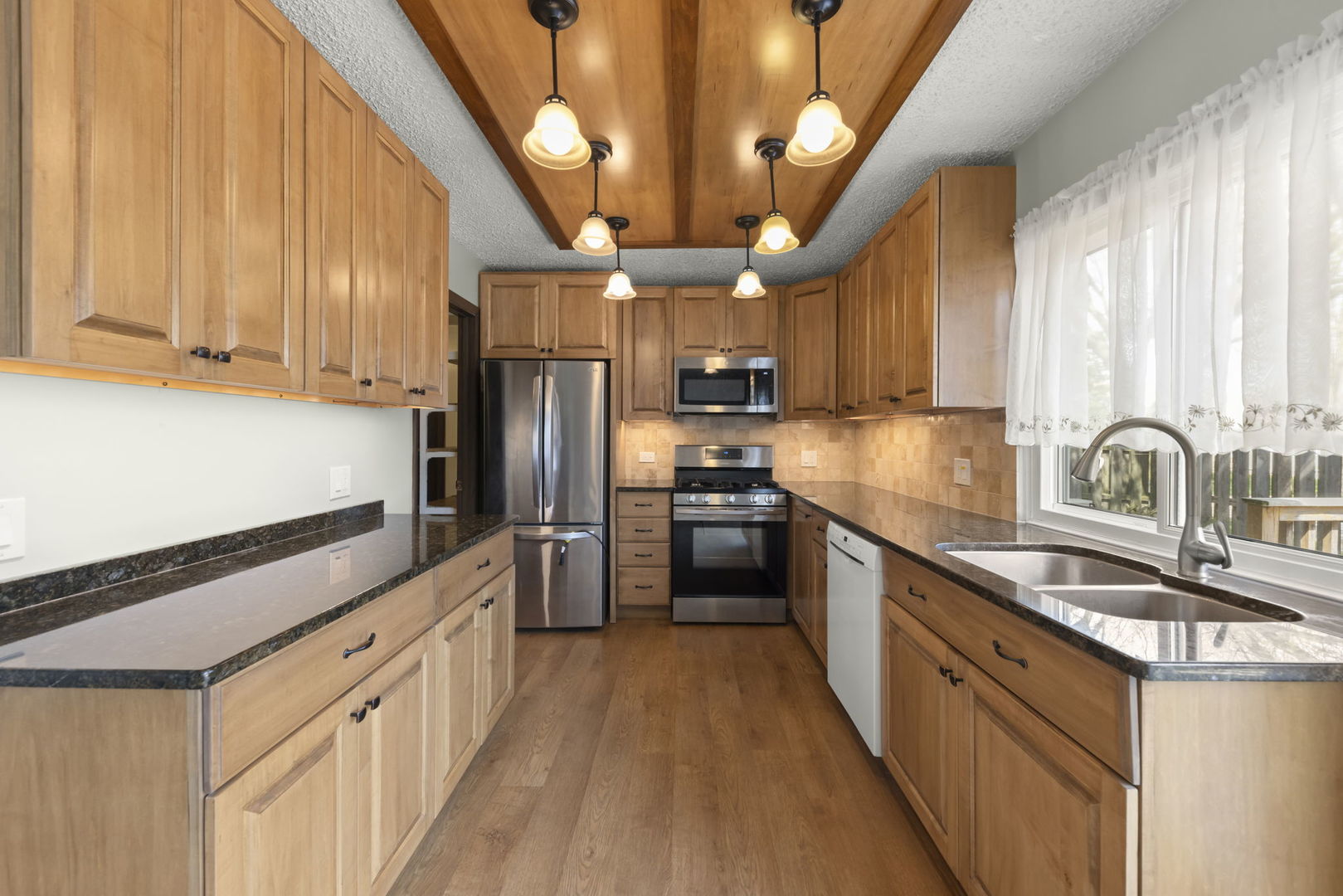 30W050 Mulberry Court, Warrenville, IL 60555