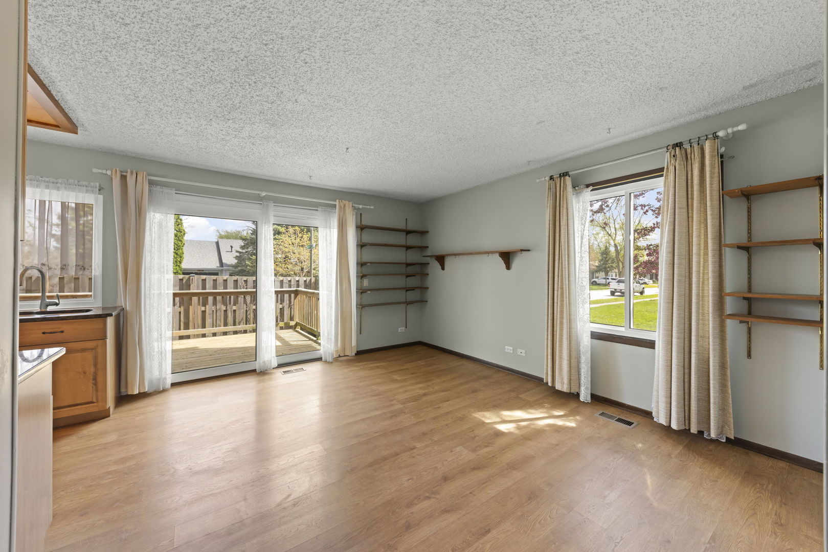 30W050 Mulberry Court, Warrenville, IL 60555