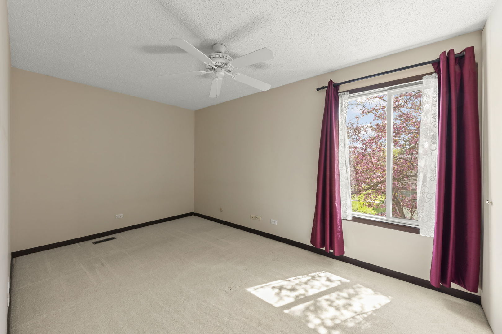 30W050 Mulberry Court, Warrenville, IL 60555