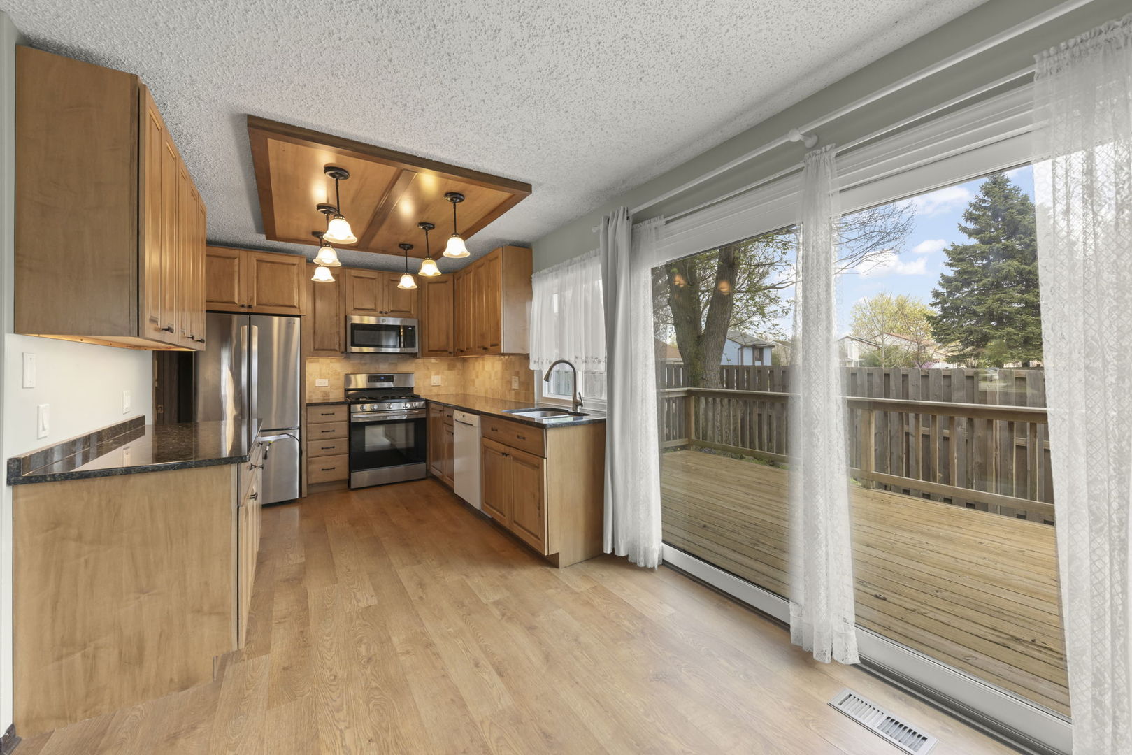 30W050 Mulberry Court, Warrenville, IL 60555