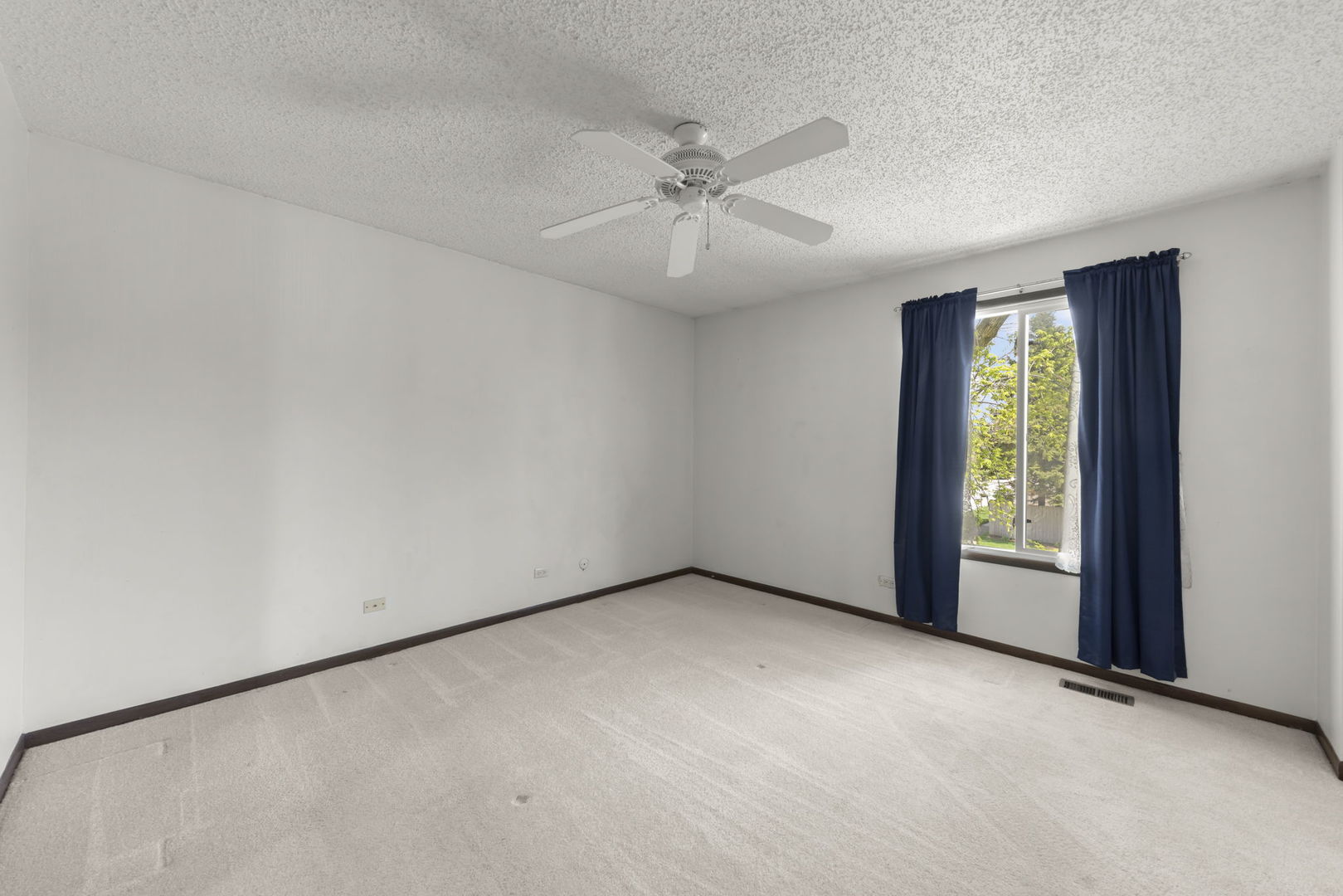 30W050 Mulberry Court, Warrenville, IL 60555