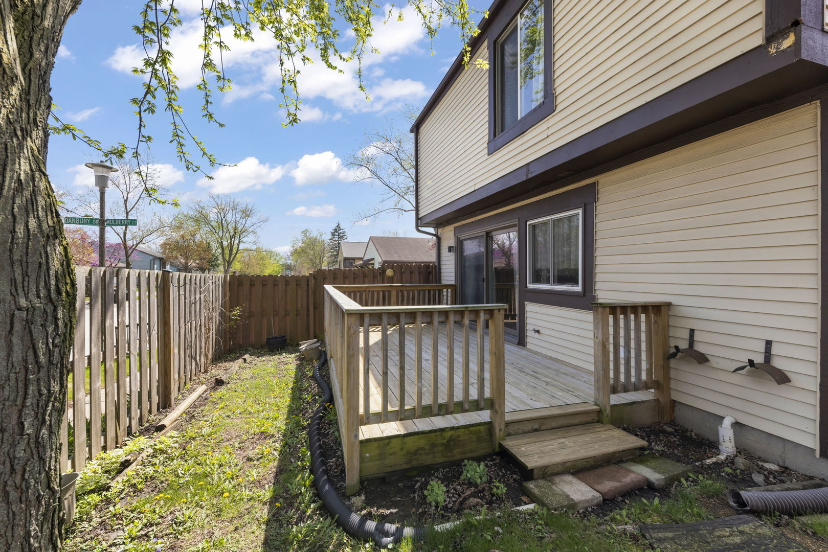 30W050 Mulberry Court, Warrenville, IL 60555