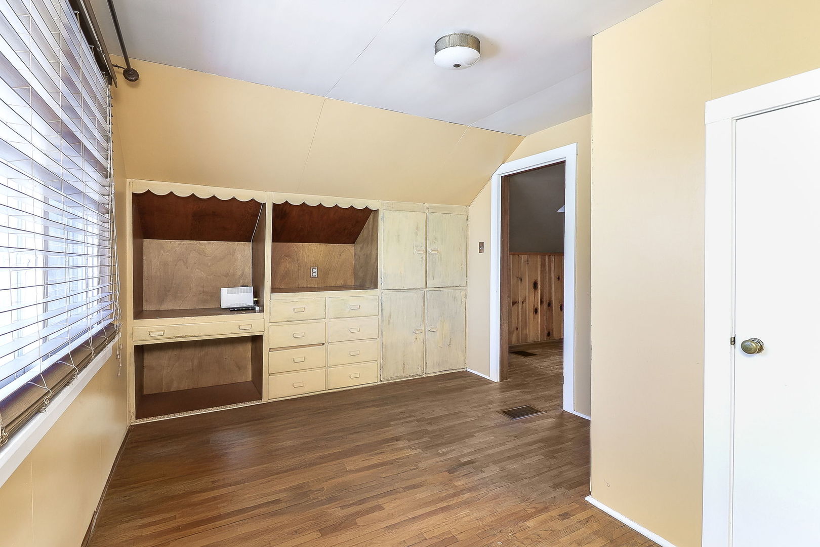 405 Singer Avenue, Lemont, IL 60439