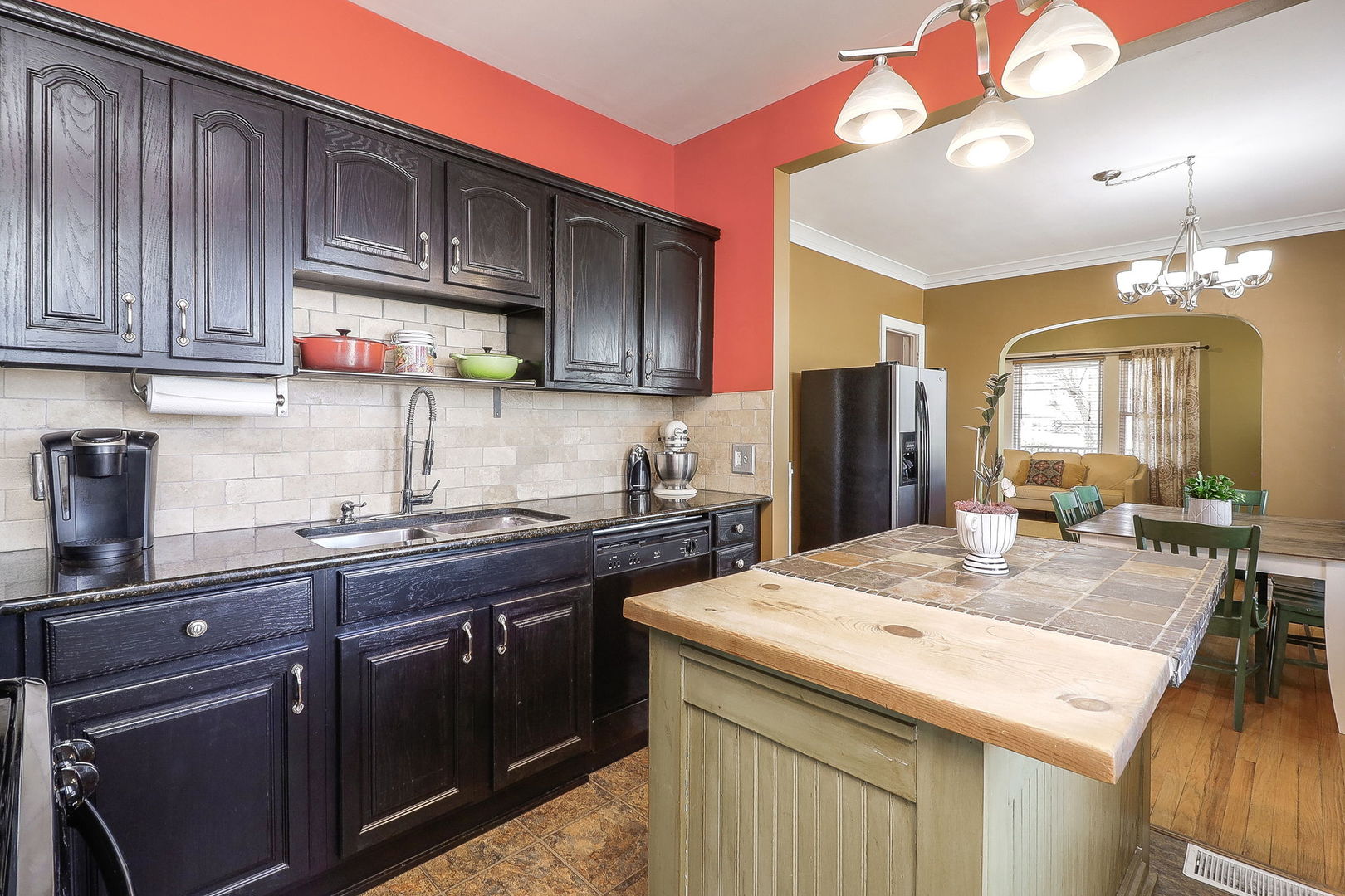 405 Singer Avenue, Lemont, IL 60439