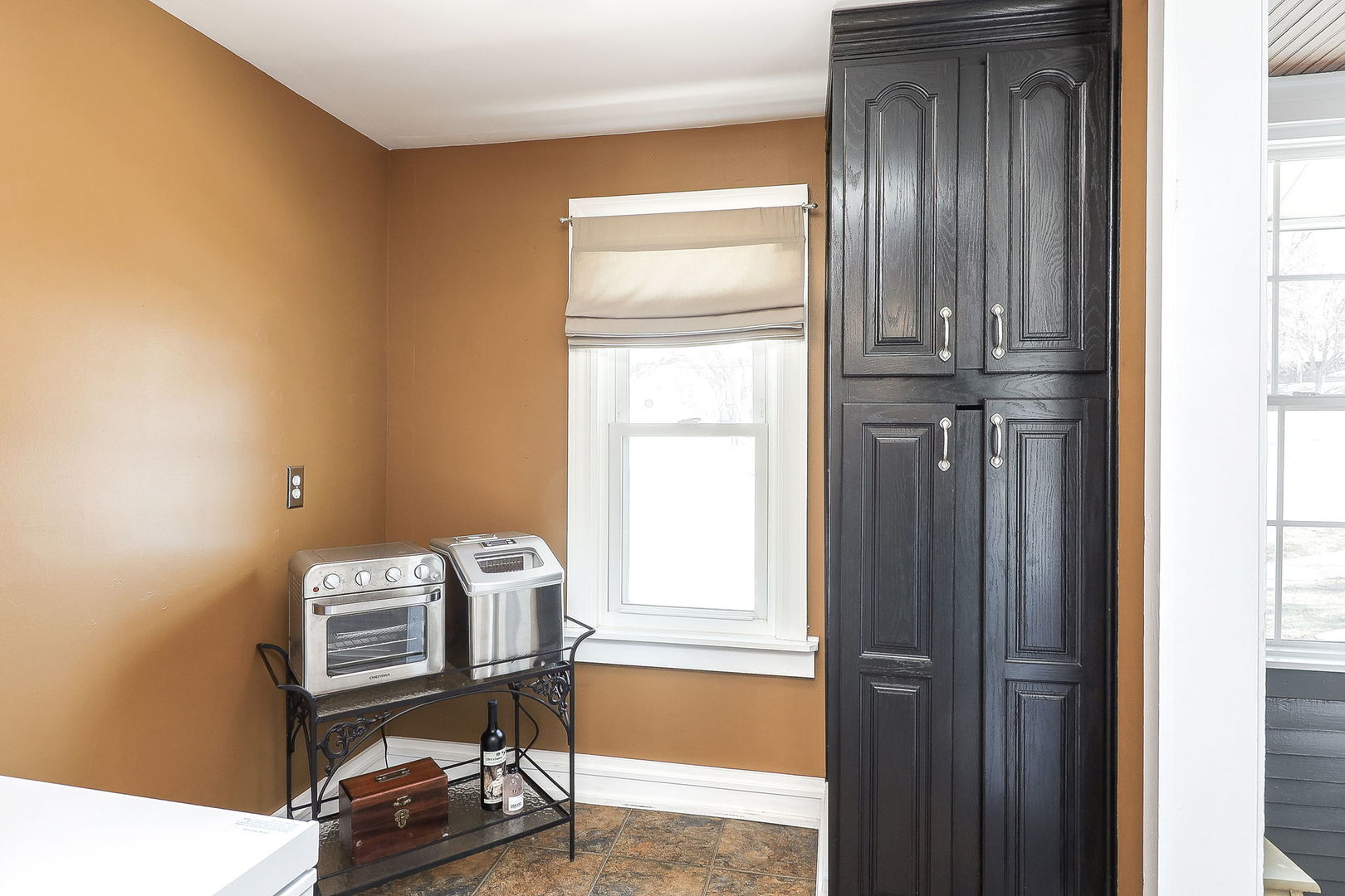 405 Singer Avenue, Lemont, IL 60439