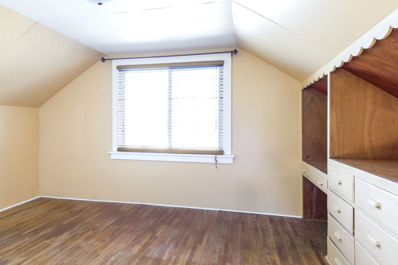 405 Singer Avenue, Lemont, IL 60439